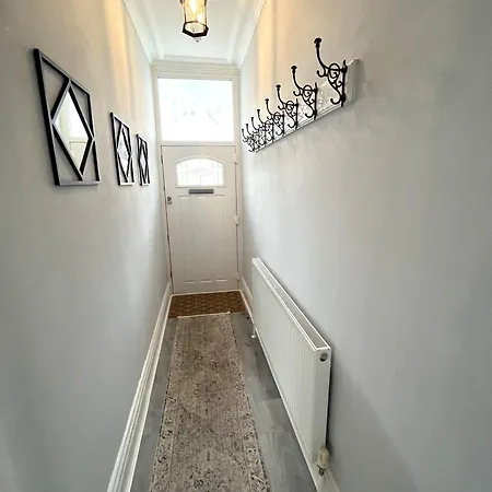 Apartment Spacious Sleeps 8 Nr Etihad Coop Live & *