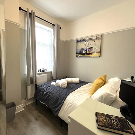 Spacious Sleeps 8 Nr Etihad Coop Live & Lägenhet Manchester