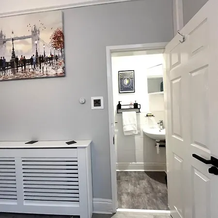 Spacious Sleeps 8 Nr Etihad Coop Live & Manchester