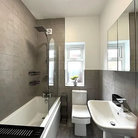 Spacious Sleeps 8 Nr Etihad Coop Live & * Manchester