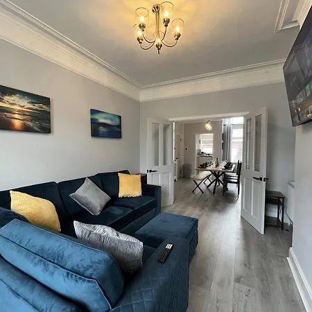 Spacious Sleeps 8 Nr Etihad Coop Live & Apartment *