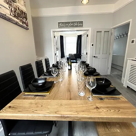 Spacious Sleeps 8 Nr Etihad Coop Live & Lägenhet Manchester