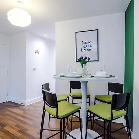 Apartment Spacious Deansgate Apartment, Free Park, Sleeps 8 *