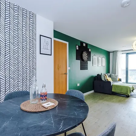 아파트 Stunning In Salford Quays, Dart Board, Balcony With Amazing Views, Sleeps 6
