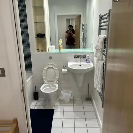 Private Double With Bath - 2 Bed Flat Проживание в семье *