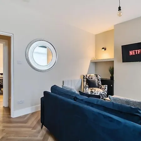 2 Bed House Near Etihad & Centre Dom wakacyjny