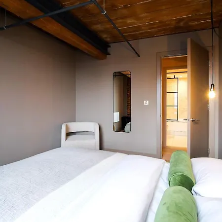 Hangar By The Heim Residences *