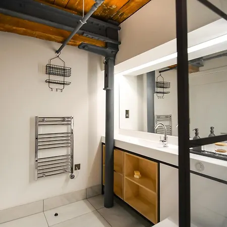 Hangar By The Heim Residences マンチェスター