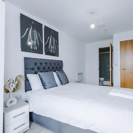 Centre - Luxury Two Bedroom