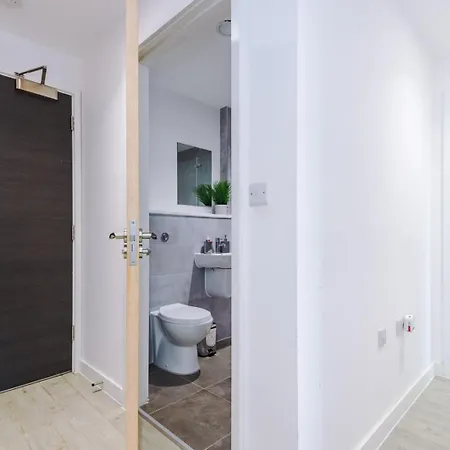 Centre - Luxury Two Bedroom *