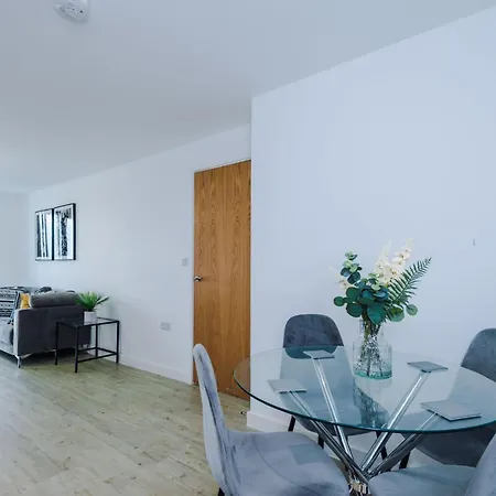 Centre - Luxury Two Bedroom * Manchester