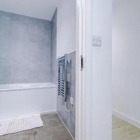 Centre - Luxury Two Bedroom *