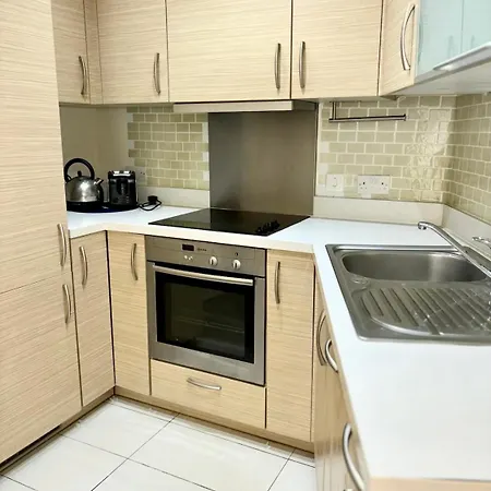 Entire Modern City Centre Διαμέρισμα *