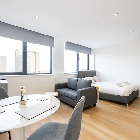 Stylish Flat- 9 Min Walk To Man Utd Stadium *