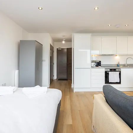 Stylish Flat- 9 Min Walk To Man Utd Stadium Apartment
