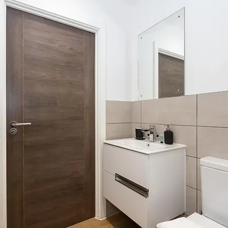 Apartment Stylish Flat- 9 Min Walk To Man Utd Stadium