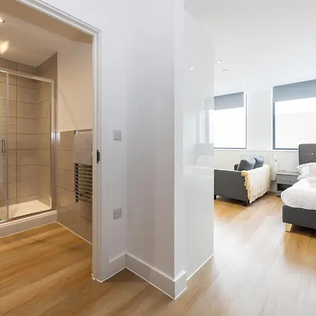 Stylish Flat- 9 Min Walk To Man Utd Stadium Apartment