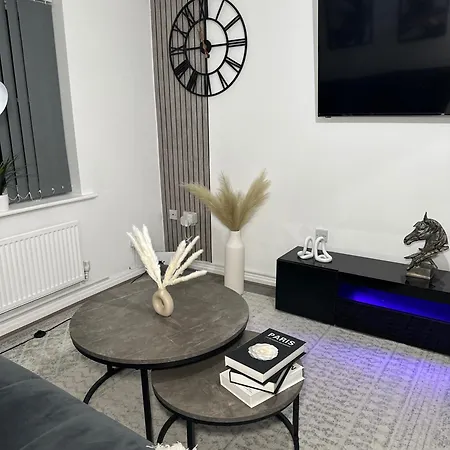 3 Bedroom House Close To Centre Free Parking * Manchester