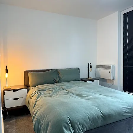 Morden 2 Bed Flat - Old Trafford Manchester