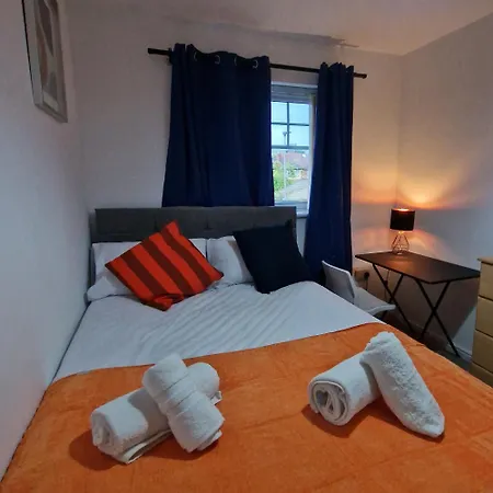 Apartment Stylish Family & Pet-friendly 3br House In