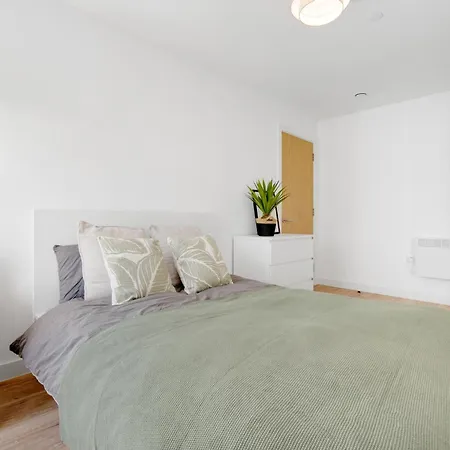 Stylish 2 Bedroom In Media City! Free Wifi Манчестер