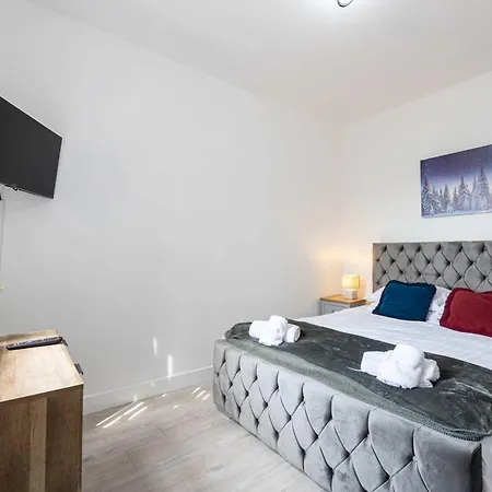 Newly Refurbished 4bedroom House Nr Centre Prázdninový dům *