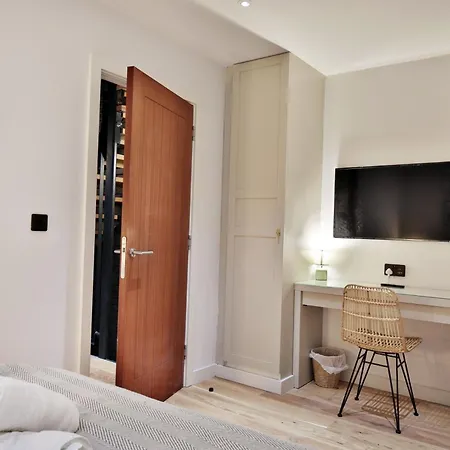 Stunning Luxury Townhouse In Centre Of