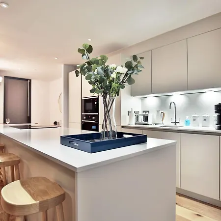 Stunning Luxury Townhouse In Centre Of Holiday home Manchester