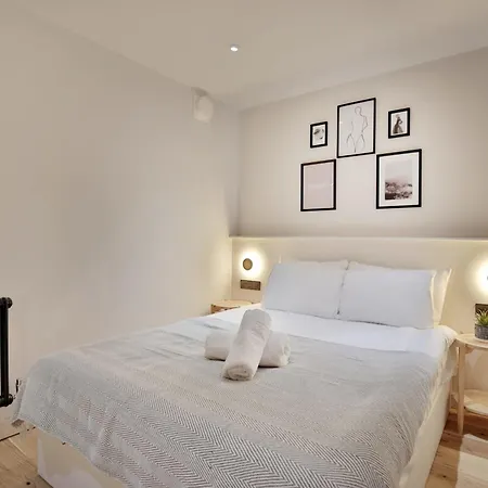 Stunning Luxury Townhouse In Centre Of * Manchester