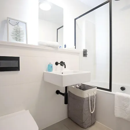 Stunning Luxury Townhouse In Centre Of * Manchester