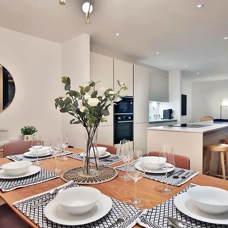 Stunning Luxury Townhouse In Centre Of Manchester