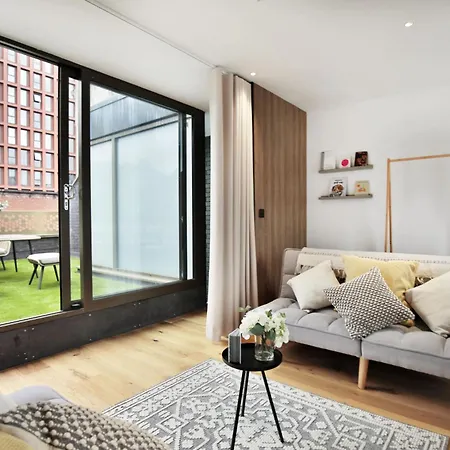 Stunning Luxury Townhouse In Centre Of *