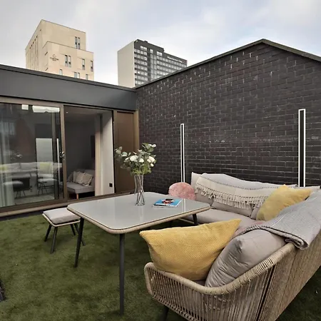 Stunning Luxury Townhouse In Centre Of