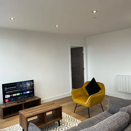 Modern & Spacious 2 Bed By Old Trafford * マンチェスター