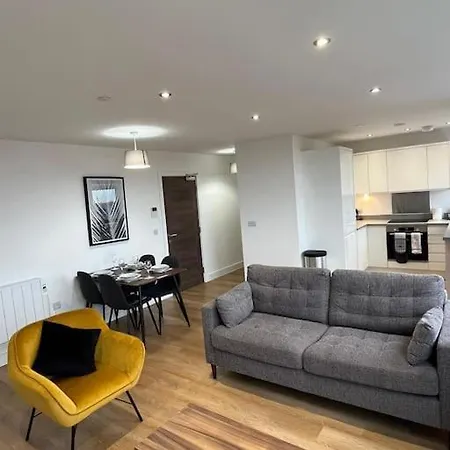 Modern & Spacious 2 Bed By Old Trafford マンチェスター