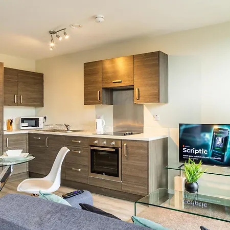 Apartment Spacious Studio, Centre , Salford *