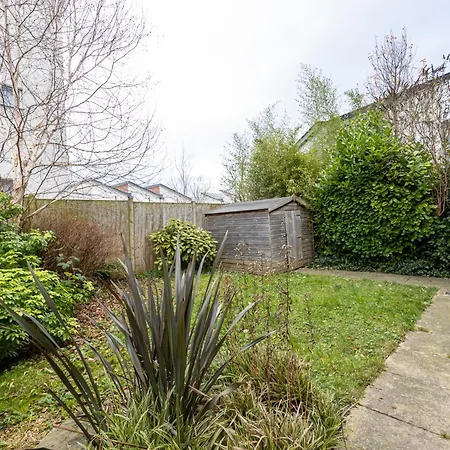 Etihad Stadium House *