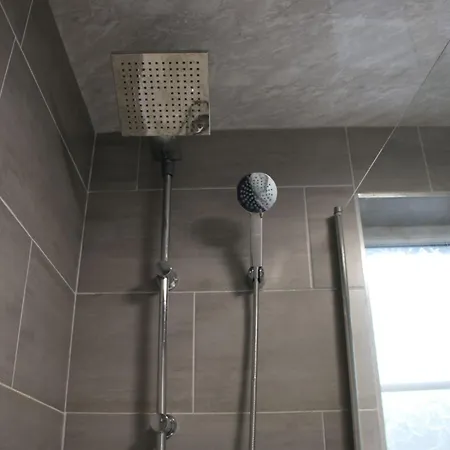 Modern Townhouse-free Parking-pool Table مانشستر