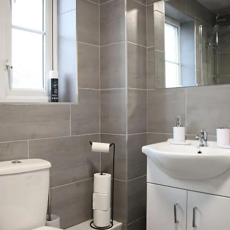 Modern Townhouse-free Parking-pool Table