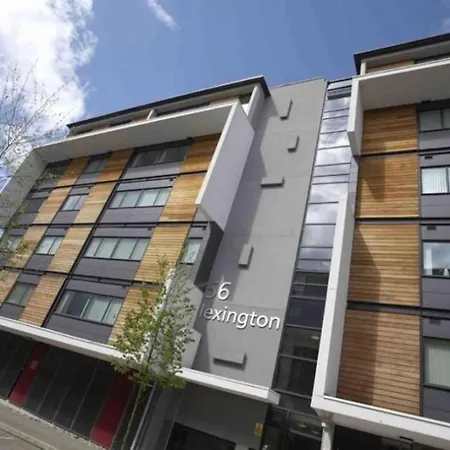 Luxury 2 Bed Centre Close To Salford Quays - Secured Underground Parking Included Apartment *