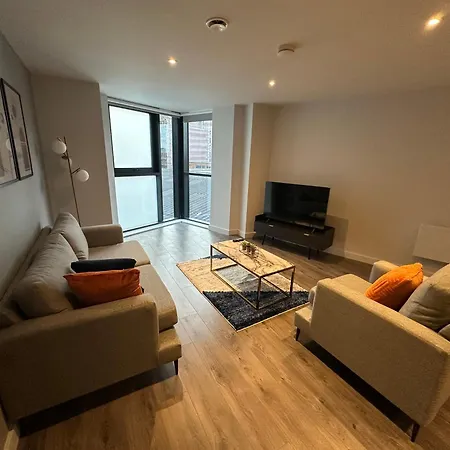 Апартаменты Spacious Modern 2 Bedroom Манчестер