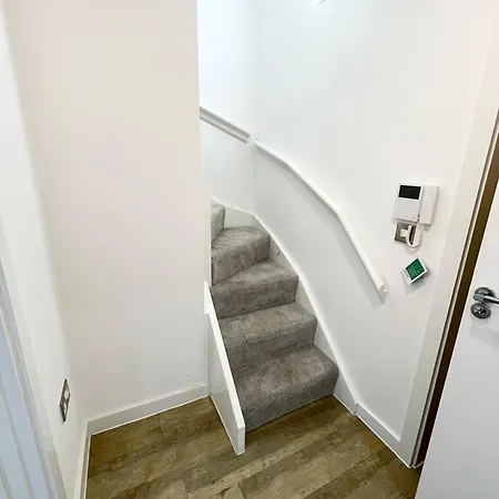 2 Bedroom Duplex מנצ'סטר