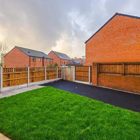 Modern 3br Townhouse In Central * Manchester