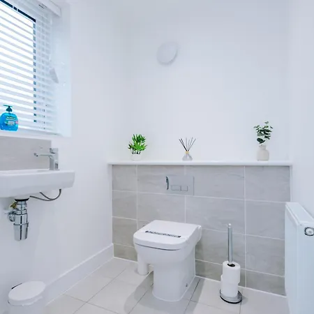 Modern 3br Townhouse In Central