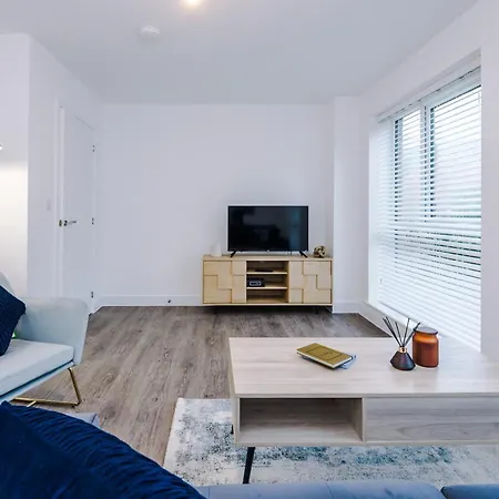 Modern 3br Townhouse In Central Nyaraló *