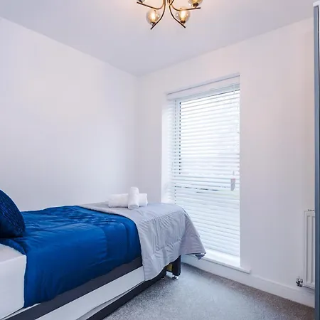 Modern 3br Townhouse In Central *