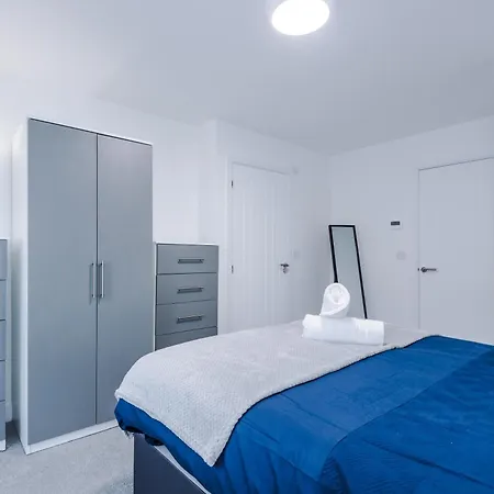 Modern 3br Townhouse In Central