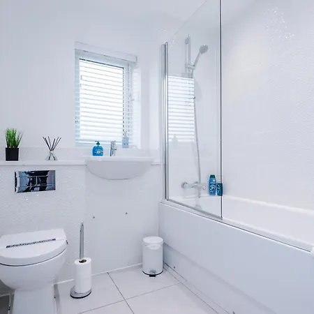 Nyaraló Modern 3br Townhouse In Central *
