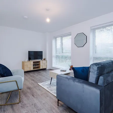 Modern 3br Townhouse In Central *