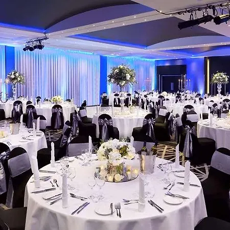Hotel Radisson Blu Manchester. Airport 4*